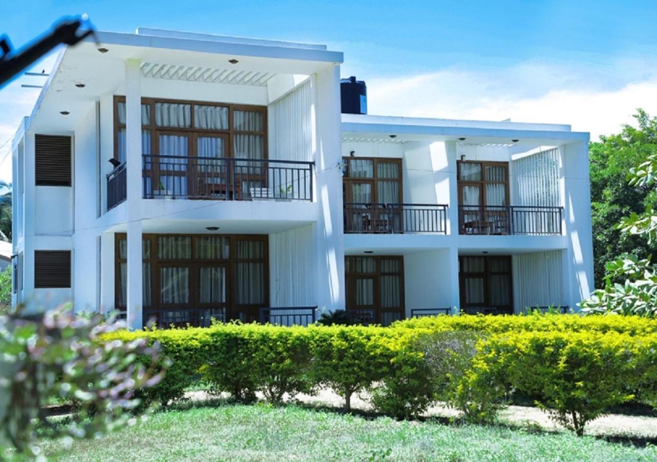 High Park Hotel Nilaveli Εξωτερικό φωτογραφία