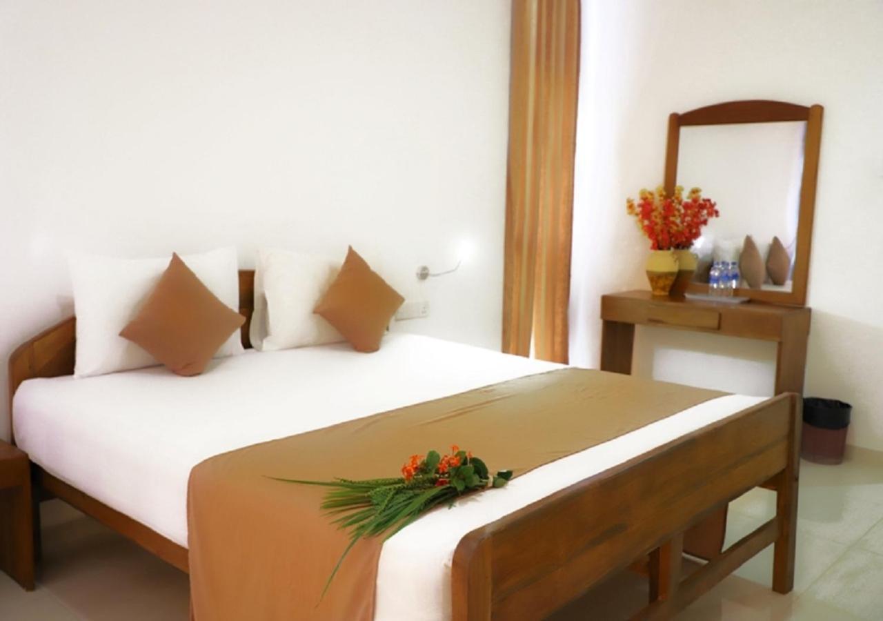 High Park Hotel Nilaveli Εξωτερικό φωτογραφία